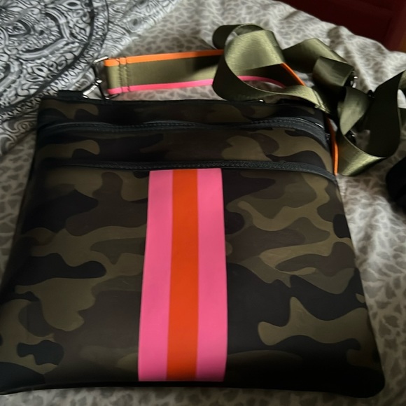 HAUTE SHORE Handbags - Haute Shore Crossbody Bag- Camo